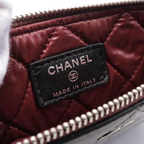 Chanel Leather Matelasse Clutch Bag - Picture 4 of 5